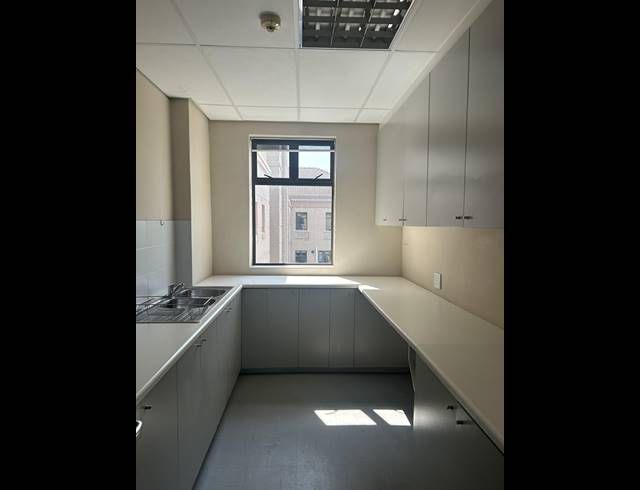 407M² BUILDING TO LET IN TYGER WATERFRONT
